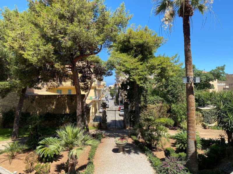 View from Villa Palagonia onto the street of the same name. For decades, the idyllic town of Bagheria, just outside Palermo, has been considered a Cosa Nostra stronghold. Robert Messer/dpa