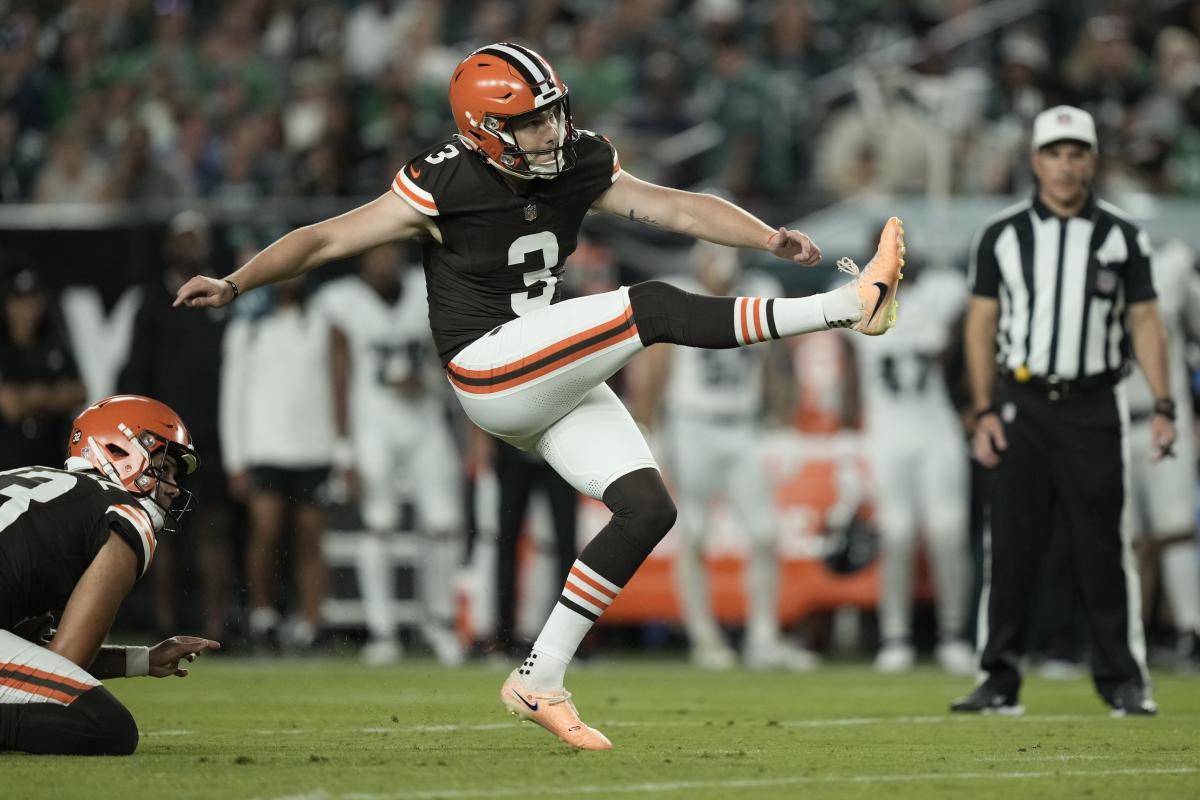 Cleveland Browns kicker Cade York misses go-ahead FG try in final minute of  fourth quarter