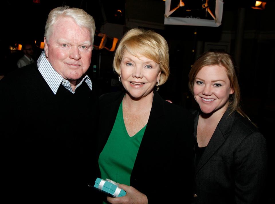 Brian Davies, Amanda Davies, Erika Slezak