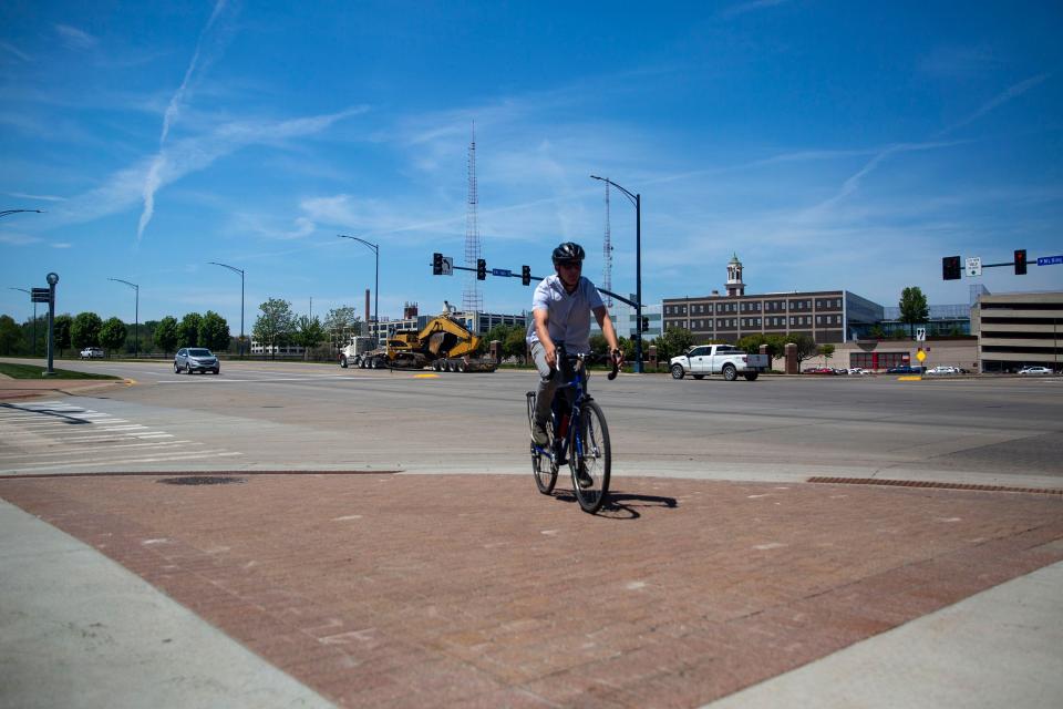 Shark an auspicious sign for Delaware Bay, curb costs taxpayers $1.7 million and counting in Iowa, and more