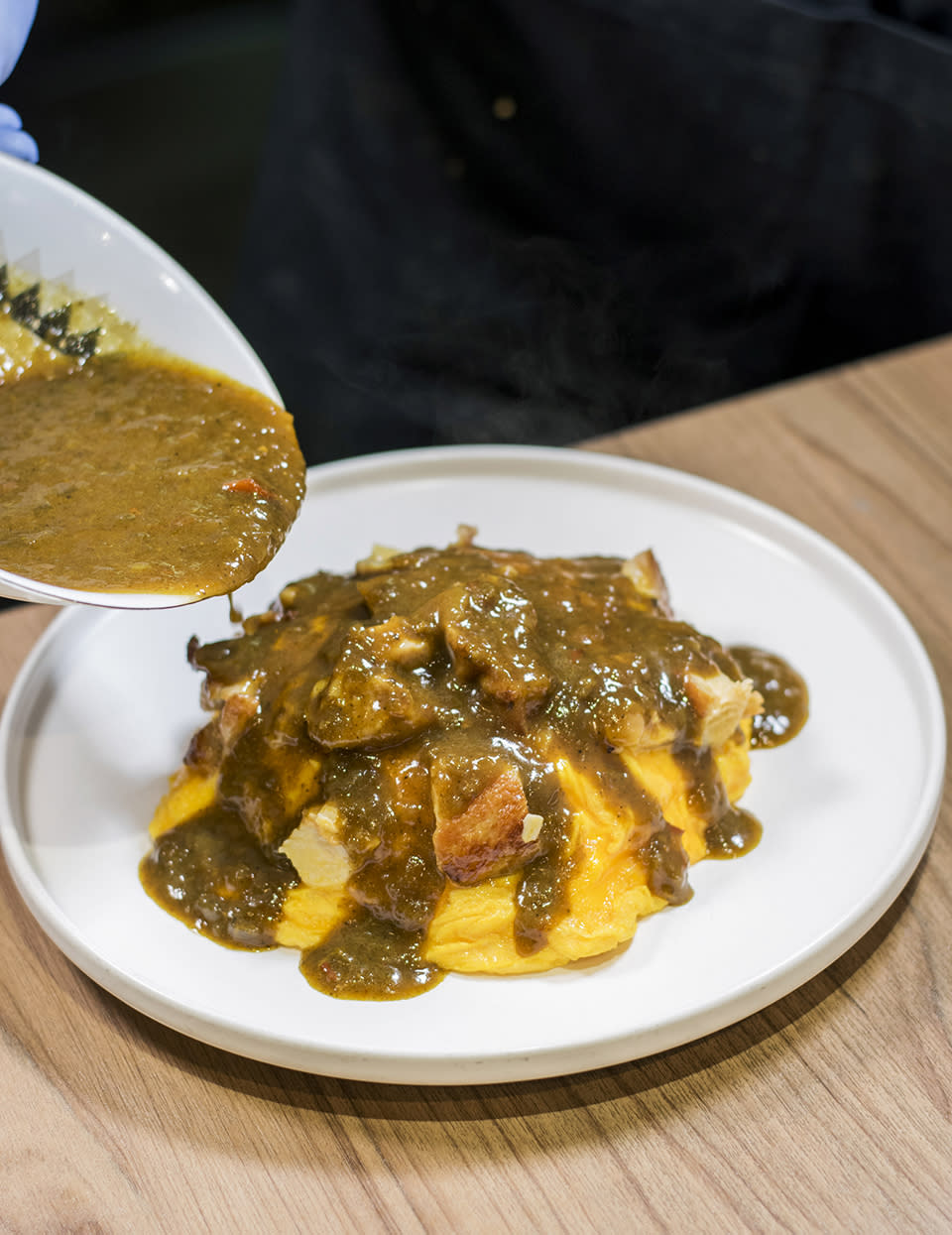 荔枝角美食︱平民食堂日賣百份蛋包飯！$58咖喱雞扒蛋包飯