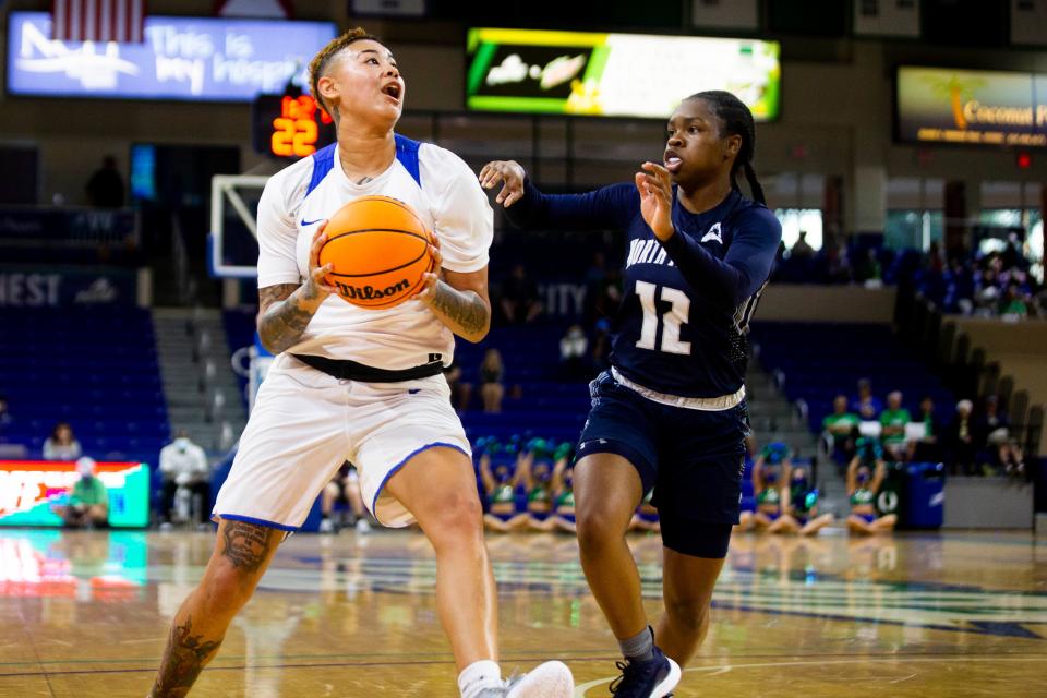 FGCU's Kierstan Bell (1) looks for the basket during the FGCU women's game against North Florida on Wednesday, Jan. 5, 2022 at FGCU's Alico Arena in Fort Myers, Fla. 