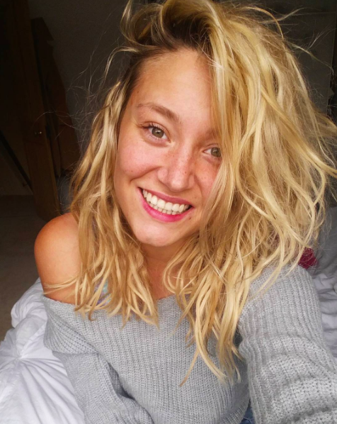 Mel takes an unedited selfie (Photo: Instagram/iammelwells)