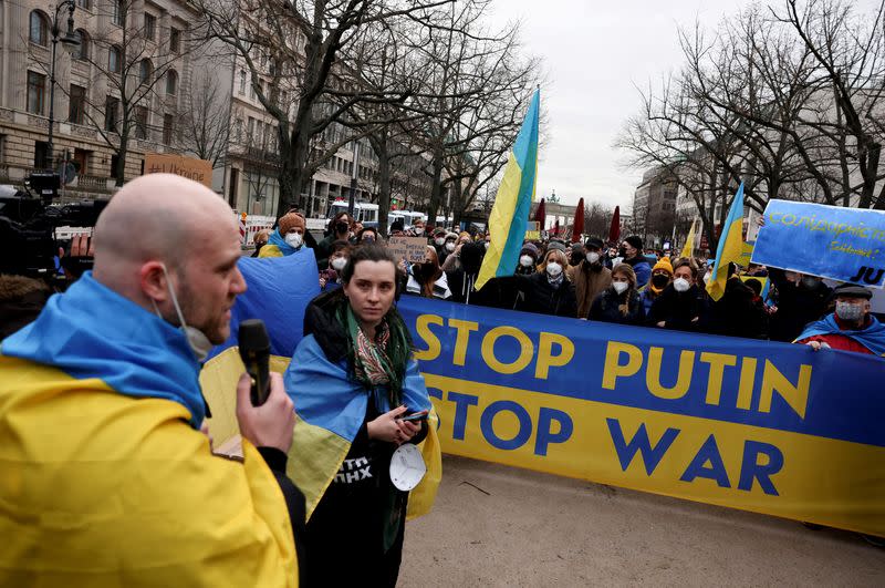 Anti-war protest in front of the Russian embassy in Berlin