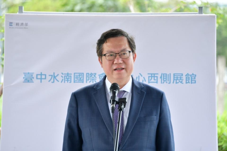 海基會董事長鄭文燦涉貪遭聲押，國民黨團認為，長年從政「涉貪難保不僅一件」。   圖：行政院提供（資料照）