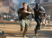 <p>Edward Zwick, der mit “Legenden der Leidenschaft” und “Last Samurai” Brad Pitt und Tom Cruise wirksam in Szene setzte, wirft DiCaprio in “Blood Diamond” mitten in den Bürgerkrieg von Sierra Leone. Der Thriller ist nicht nur zeitkritisch und spannend inszeniert, auch DiCaprio besticht mit seiner Leistung, die Academy kann er aber wieder nicht überzeugen. Seine dritte Oscar-Nominierung endet erneut mit einer Enttäuschung. Über den Preis freut sich 2007 Forest Whitaker, der für “Der letzte König von Schottland - In den Fängen der Macht” geehrt wird.</p><p>Bild: Warner Home Video <br></p>