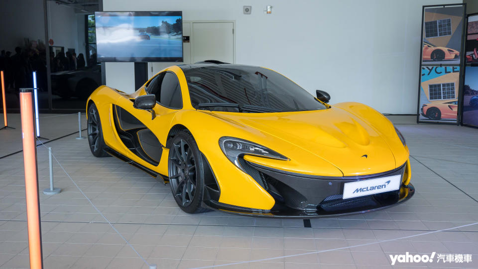 全球限量僅有375輛的傳奇經典超跑McLaren P1也現身McLaren台中展示中心。