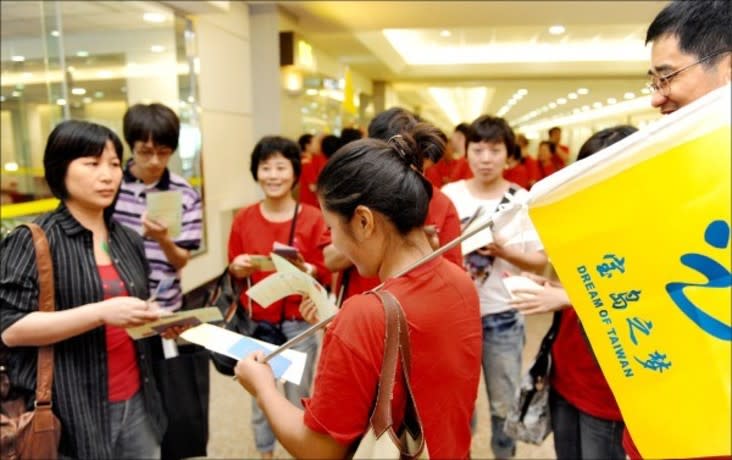 民眾黨團與觀光旅宿業者26日指出，觀光旅宿業是疫情「海嘯第一排」，從去年起就受創嚴重，呼籲政府應將7月31日到期的紓困政策再延長。（本報資料照）