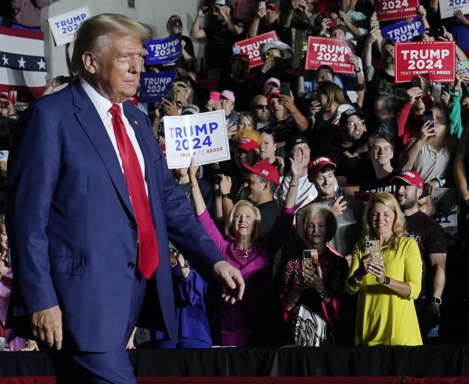 Donald Trump arrive à un meeting de campagne en juillet 2023 à Erie, en Pennsylvanie. (AP Photo/Sue Ogrocki)