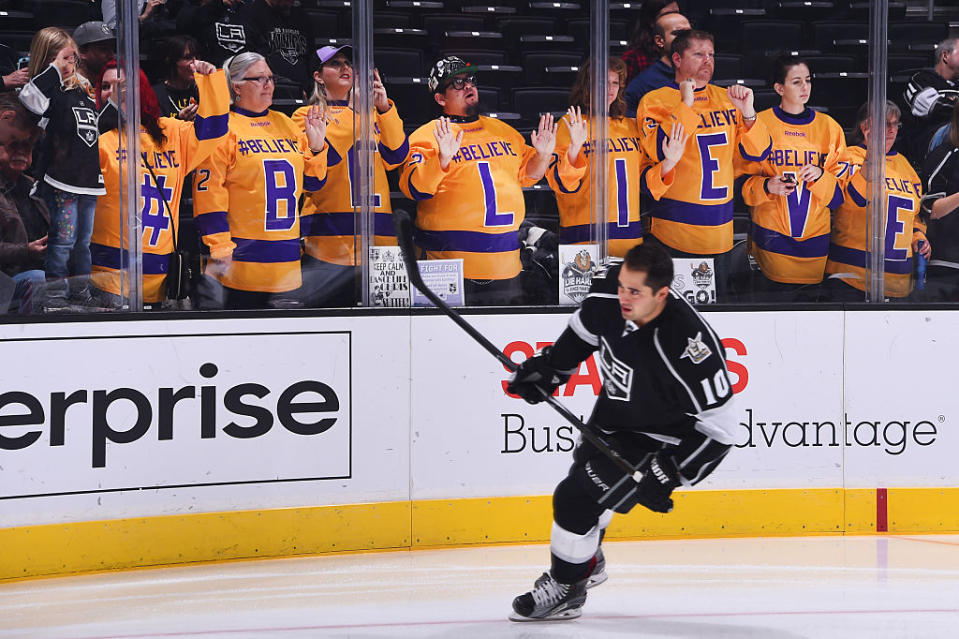 LOS ANGELES, CA - NOVEMBER 3: Devin Setoguchi #10 of the Los Angeles Kings skates past a group of fans during warm ups prior to the game against the Pittsburgh Penguins on November 3, 2016 at Staples Center in Los Angeles, California. (Photo by Juan Ocampo/NHLI via Getty Images)