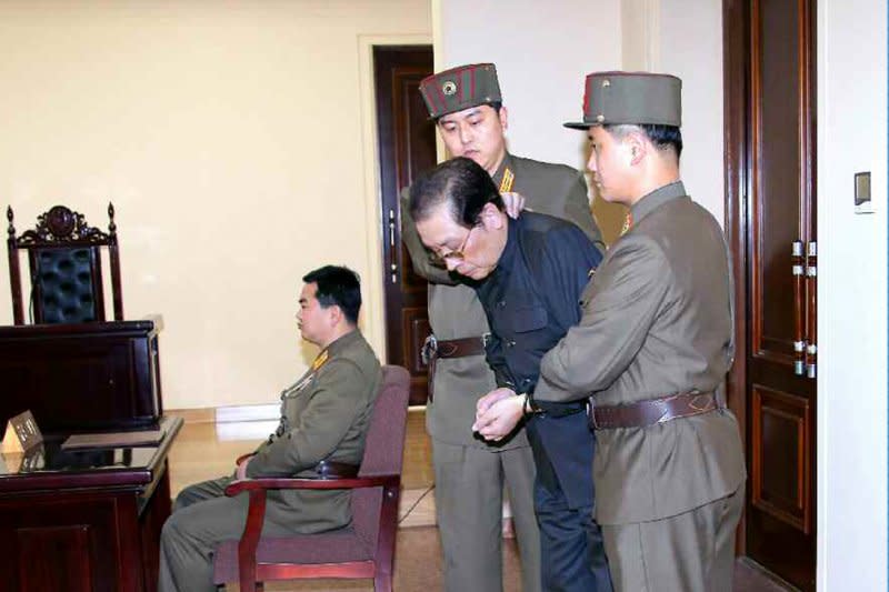 2013年12月，金正恩下令逮捕權傾一時的姑丈張成澤（取自網路）