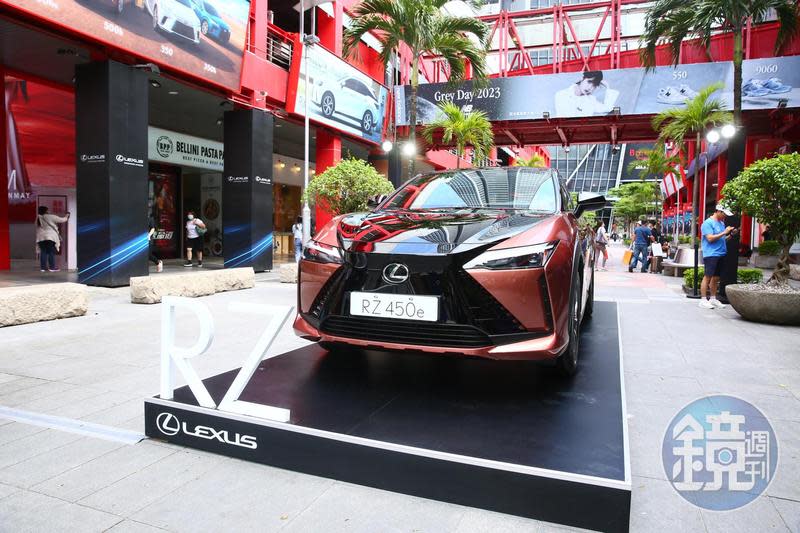 Lexus連續4個月拿下豪華進口車王座；圖為Lexus純電跑旅RZ450e。（本刊資料照）