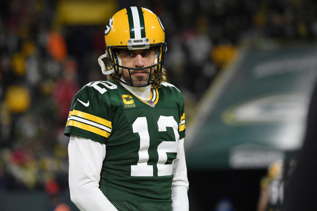 Landover, Md, United States. 23rd Oct, 2021. Sunday, October 23, 2022;  Landover, MD, USA; Green Bay Packers quarterback Aaron Rodgers (12) passes  the ball during an NFL game against the Washington Commanders