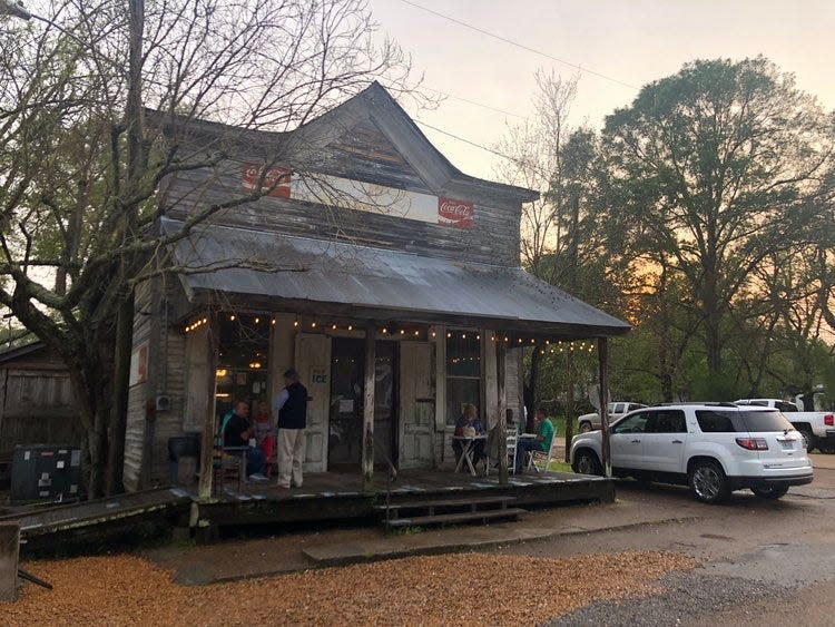 H.D. Gibbes & Sons, a combination general merchandise store and restaurant in Learned, Miss., was built in the late 1800s. It is famous for its steaks.
