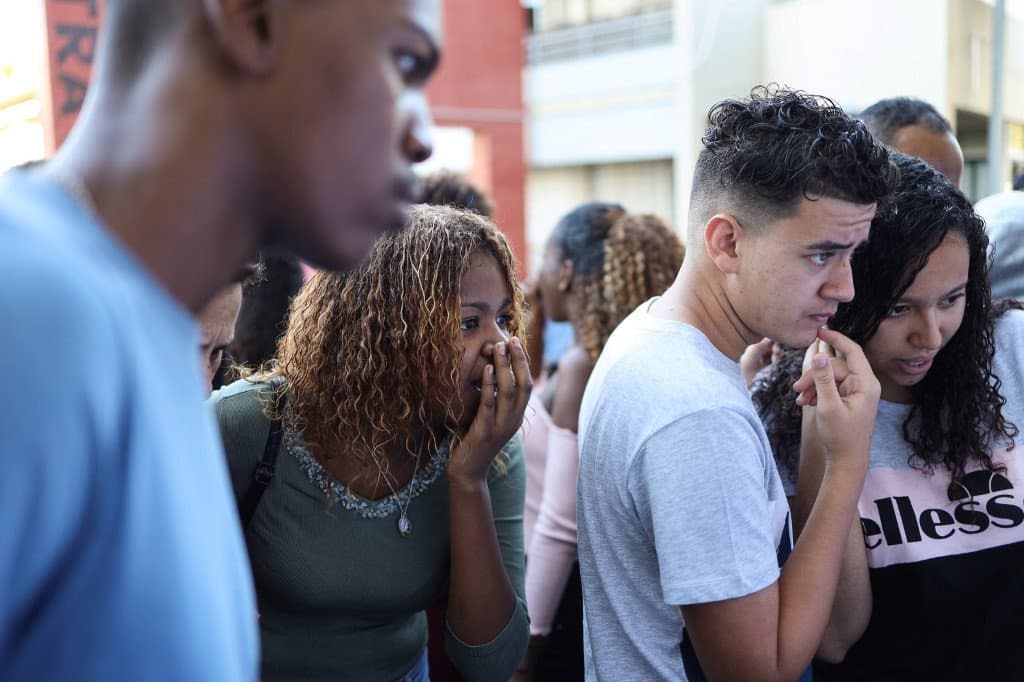 Des lycéens en train de découvrir leurs résultats du bac en juillet 2019. - RICHARD BOUHET