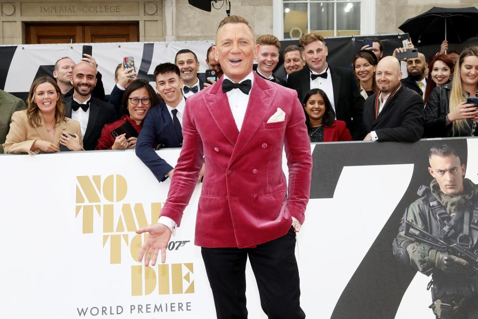 Daniel Craig attends the World Premiere of "NO TIME TO DIE" at the Royal Albert Hall on September 28, 2021 in London, England.