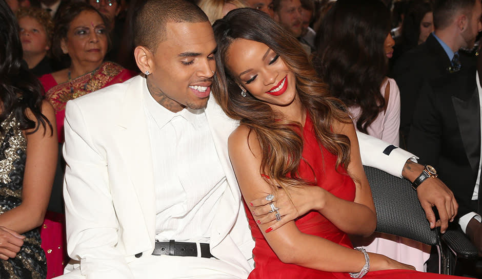 Con Rihanna. La pareja se mantuvo involucrada sentimentalmente con idas y venidas hasta 2013. Inquistr