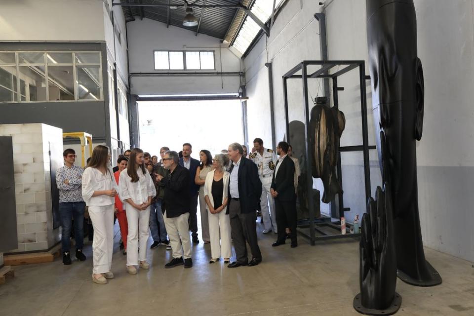 La princesa Leonor y la infanta Sofía en el taller de Jaume Plensa