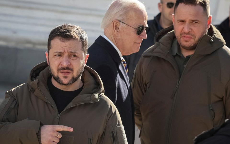 U.S. President Joe Biden, Ukraine's President Volodymyr Zelenskiy and Head of Ukraine's Presidential Office Andriy Yermak meet - GLEB GARANICH/REUTERS