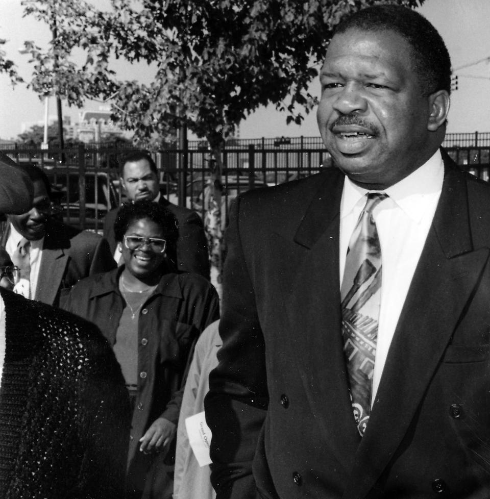 Politician and Maryland congressional representative Elijah Cummings voting, Maryland in 1994. (Photo: Afro American Newspapers/Gado/Getty Images)