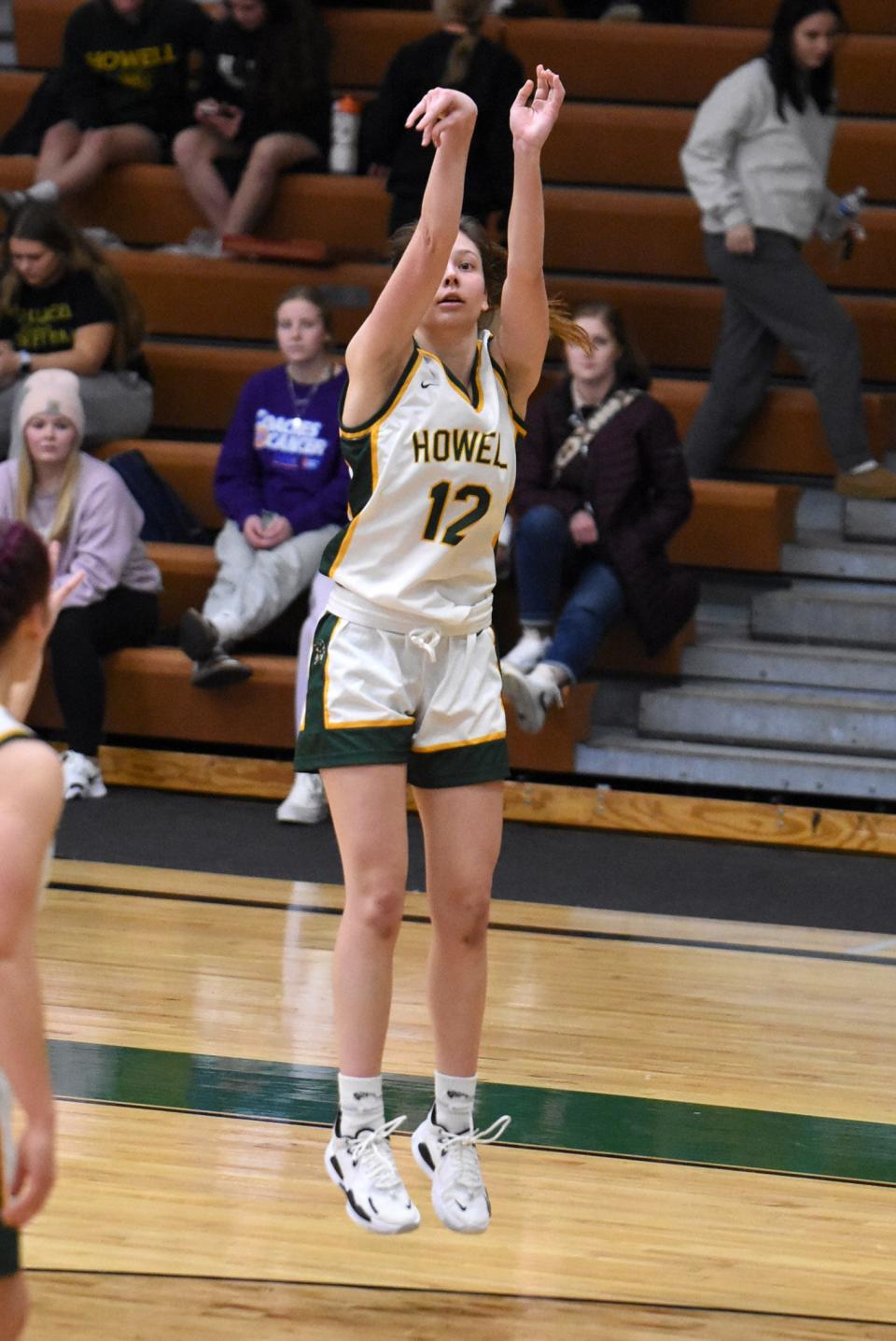 Molly Deurloo had 16 points and nine rebounds for Howell in an overtime loss to Northville.