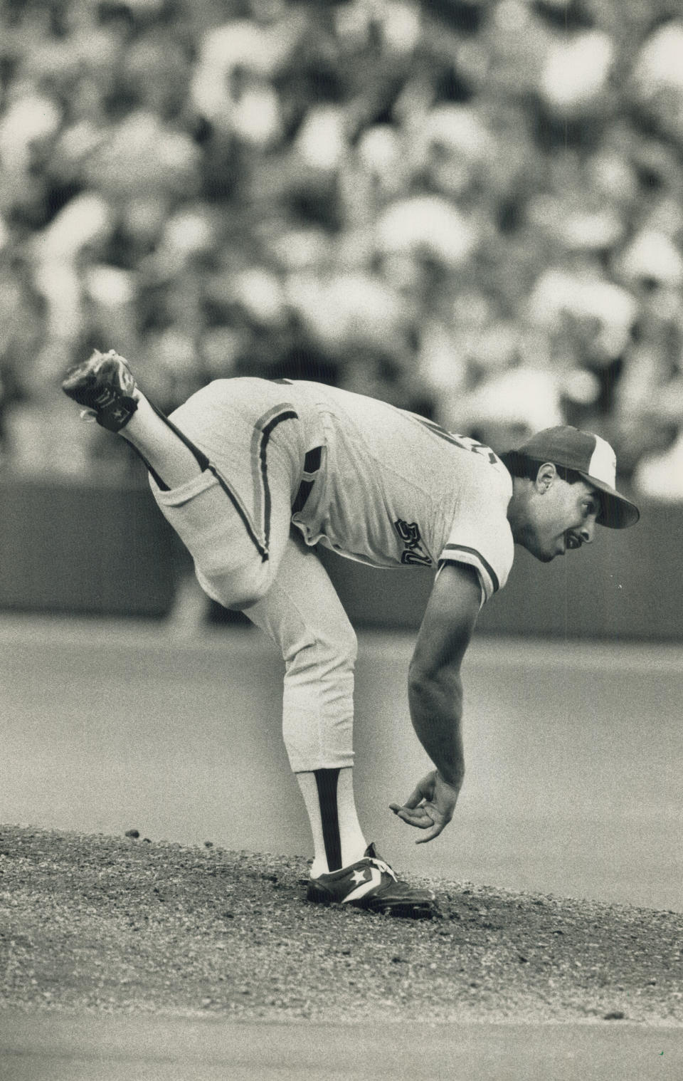 August 8, 1989: Blue Jay rookie righthander Mauro (Goose) Gozzo made a spectacular big league debut at the SkyDome against the Texas Rangers. (Photo by Jeff Goode/Toronto Star via Getty Images)