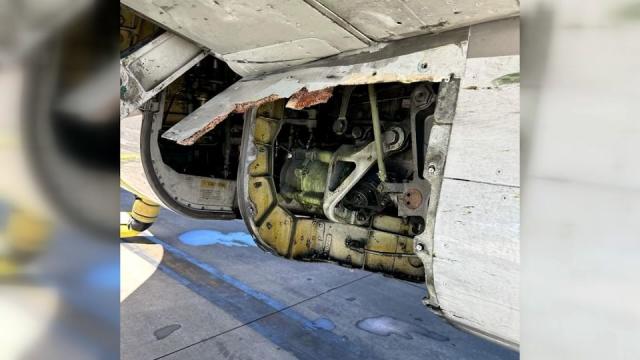 United Airlines flight discovered to be missing external panel