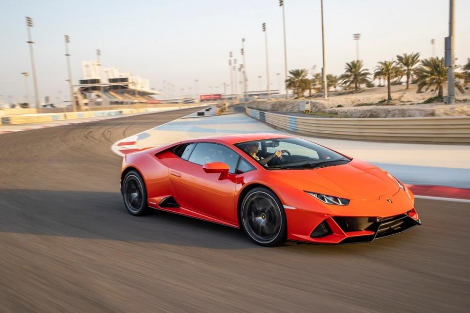 lamborghini-amazon-alexa-huracan-evo