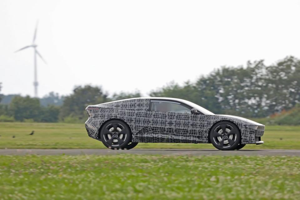 spy photos of the BMW Wedge BMW Neue Klasse Coupé