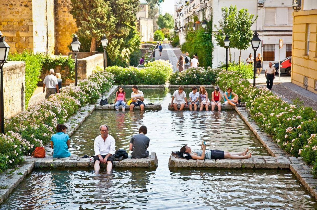   <span class="attribution"><a class="link " href="https://www.shutterstock.com/es/image-photo/cordoba-spain-sep-13-unidentified-people-134376560" rel="nofollow noopener" target="_blank" data-ylk="slk:Aleksandar Todorovic / Shutterstock;elm:context_link;itc:0;sec:content-canvas">Aleksandar Todorovic / Shutterstock</a></span>