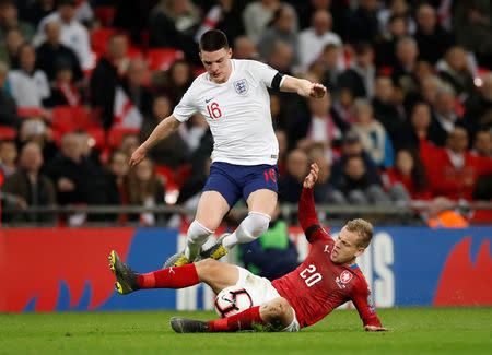 Soccer Football - Euro 2020 Qualifier - Group A - England v Czech Republic - Wembley Stadium, London, Britain - March 22, 2019 England's Declan Rice in action with Czech Republic's Matej Vydra Action Images via Reuters/Carl Recine