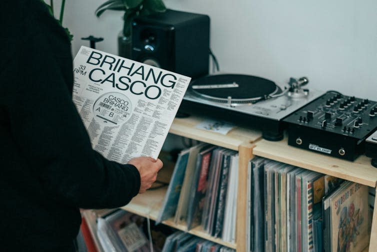 A vinyl collection on shelves