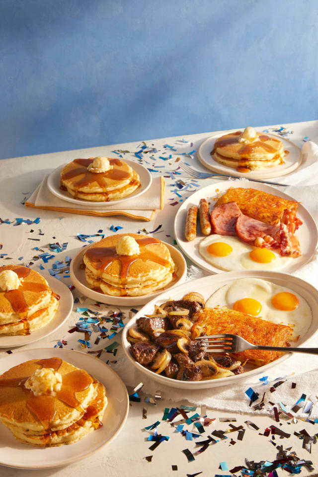 IHOP Rooty Tooty Fresh 'N Fruity combo is back