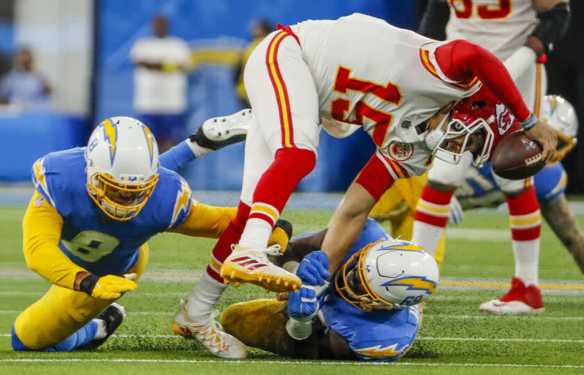 Inglewood, CA, Sunday, November 20, 2022 - Kansas City Chiefs quarterback Patrick Mahomes.