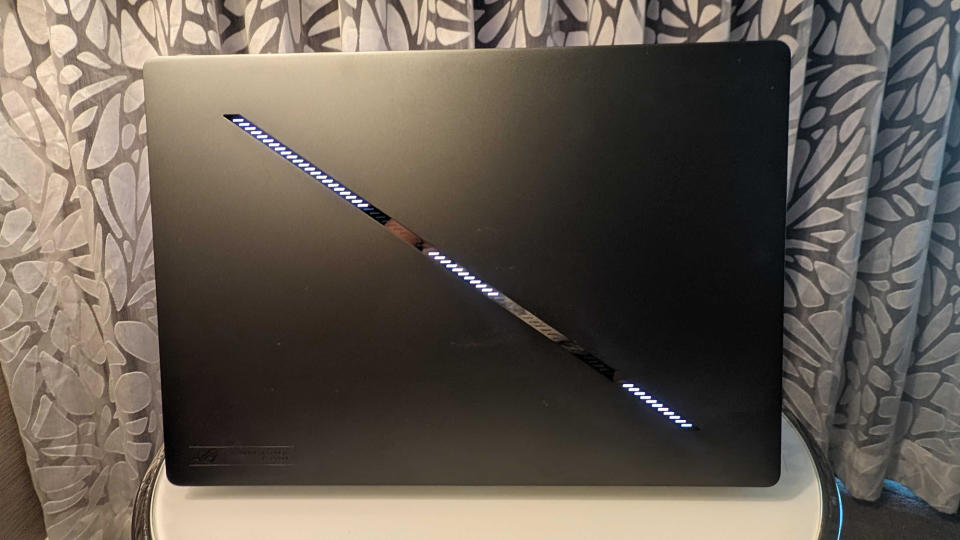 Asus ROG Zephyrus G16 hands-on CES 2024