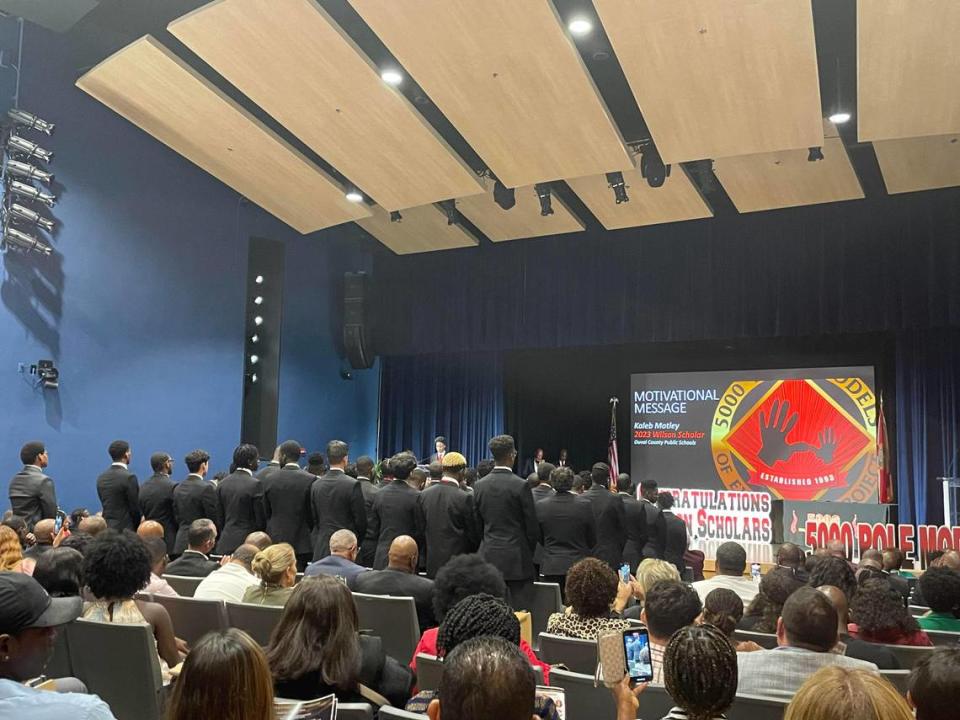 As they complete the 5,000 Role Models of Excellence Project, nearly 50 high school graduates from public schools in Miami-Dade and Duval counties pledged on June 11, 2023 at the Biscayne Bay Campus of Florida International University that they will go to college.