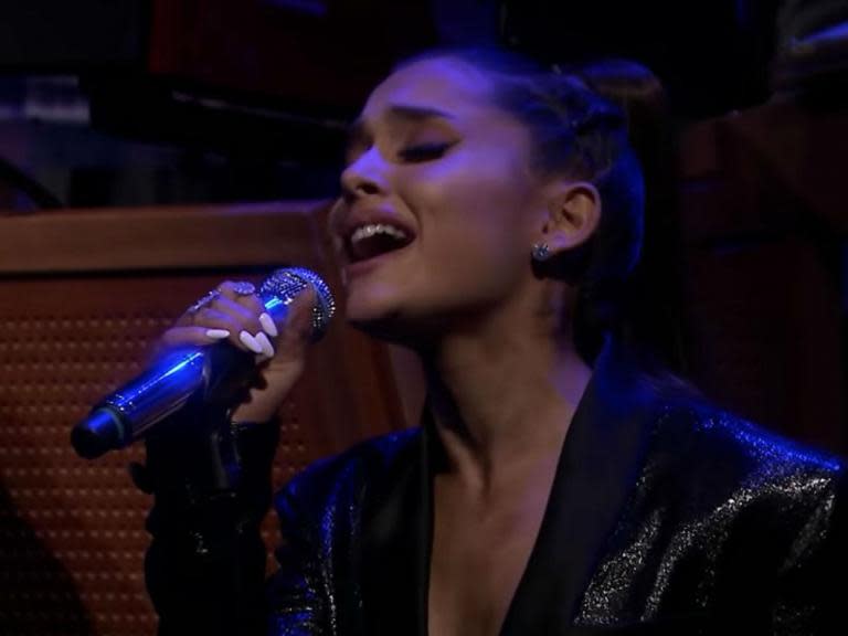 Ariana Grande performs tearful Aretha Franklin tribute on The Tonight Show