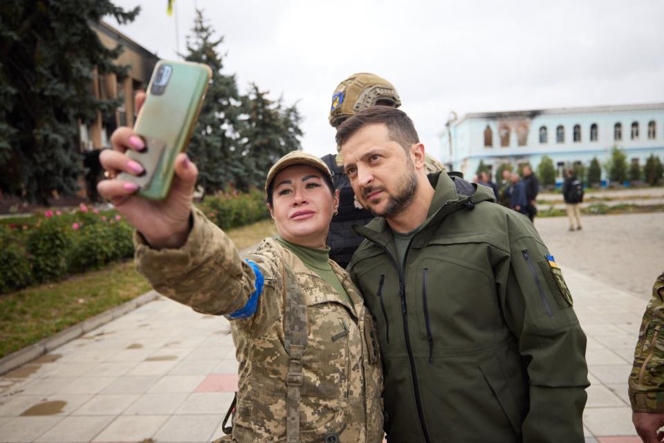 The Ukrainian flag has been raised over the de-occupied city. (UKRAINIAN PRESIDENTIAL PRESS SER)