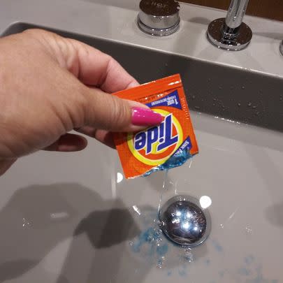 Tide sink packets with the perfect amount of detergent for a sink wash