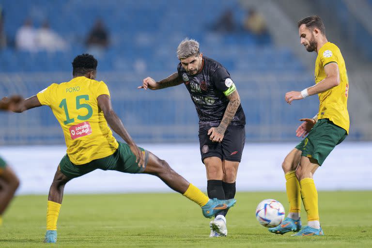 Ever Banega jugando en la actualidad para la liga de Arabia Saudita