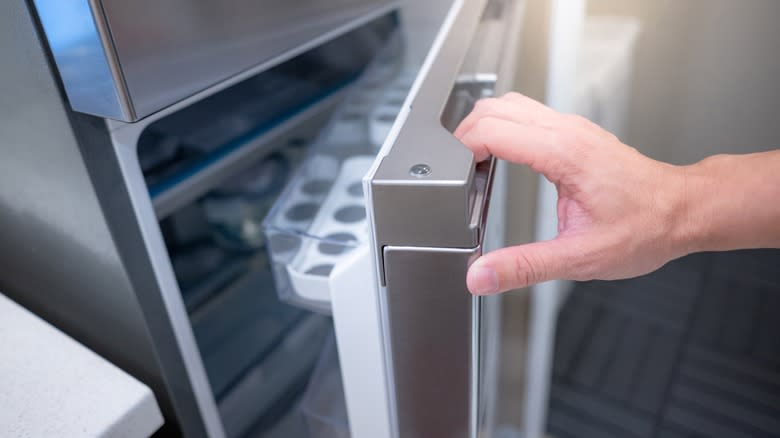 Hand opening refrigerator