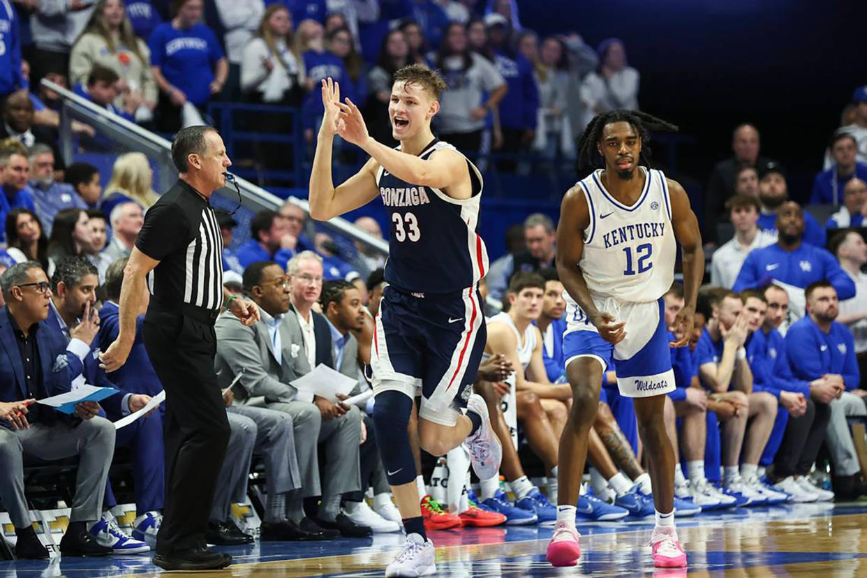Gonzaga bounced back with a massive win over Kentucky on Saturday afternoon in Lexington.