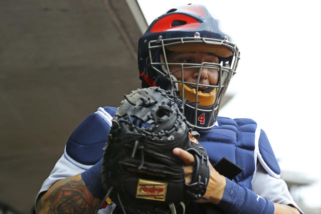 Here's a crazy video of Yadier Molina's mask losing a screw on a foul tip