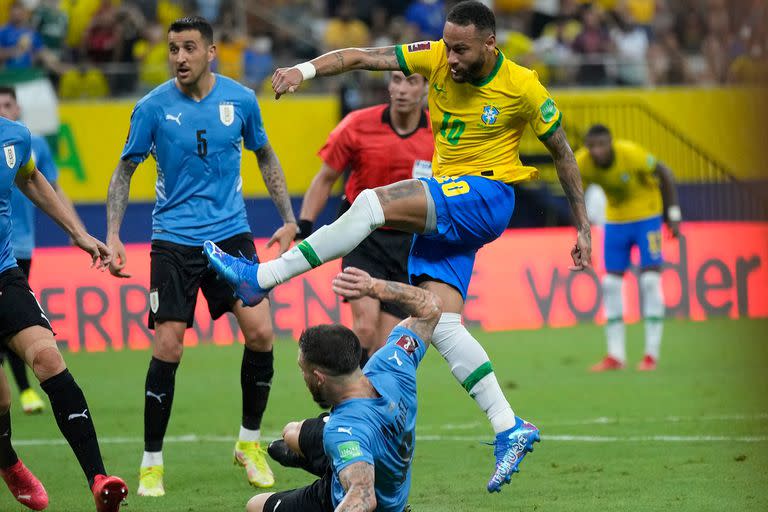 Brasil y Uruguay se miden en uno de los duelos más atrapantes de la fecha de eliminatorias sudamericanas