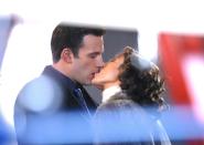 <p>More kissing on the set of Jersey Girl. </p>