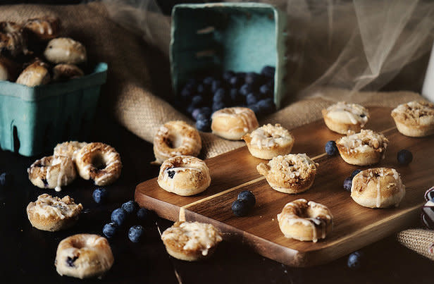 <strong>Get the <a href="http://passthesushi.com/baked-mini-blueberry-streusel-donuts/" target="_blank">Mini Blueberry Streusel Donuts recipe</a> from Pass the Sushi</strong>