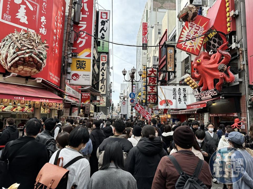 日本政府實施的退稅政策非常方便，讓很多觀光客都會瘋狂採購。（示意圖，本刊資料照）