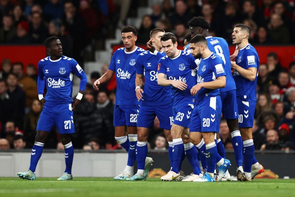 Everton players celebrate equalising at Old Trafford (Getty)