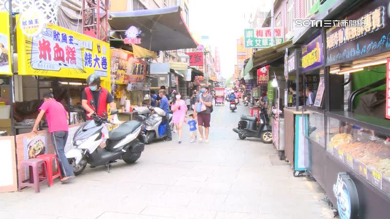 鹿港老街遊客少了8成，店家長時間沒有業績，快要撐不下去。