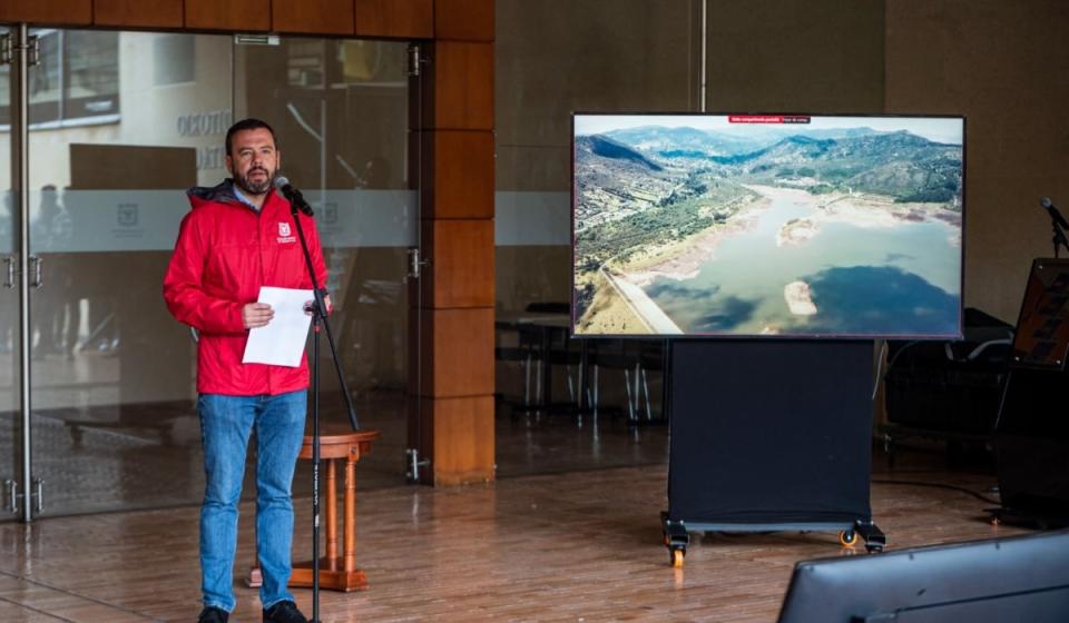 Alcalde Galán sobre medidas de racionamiento de agua en la capital. Foto: Alcaldía de Bogotá.